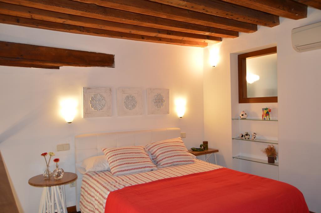 Apartamentos Nuncio Viejo Toledo Rum bild
